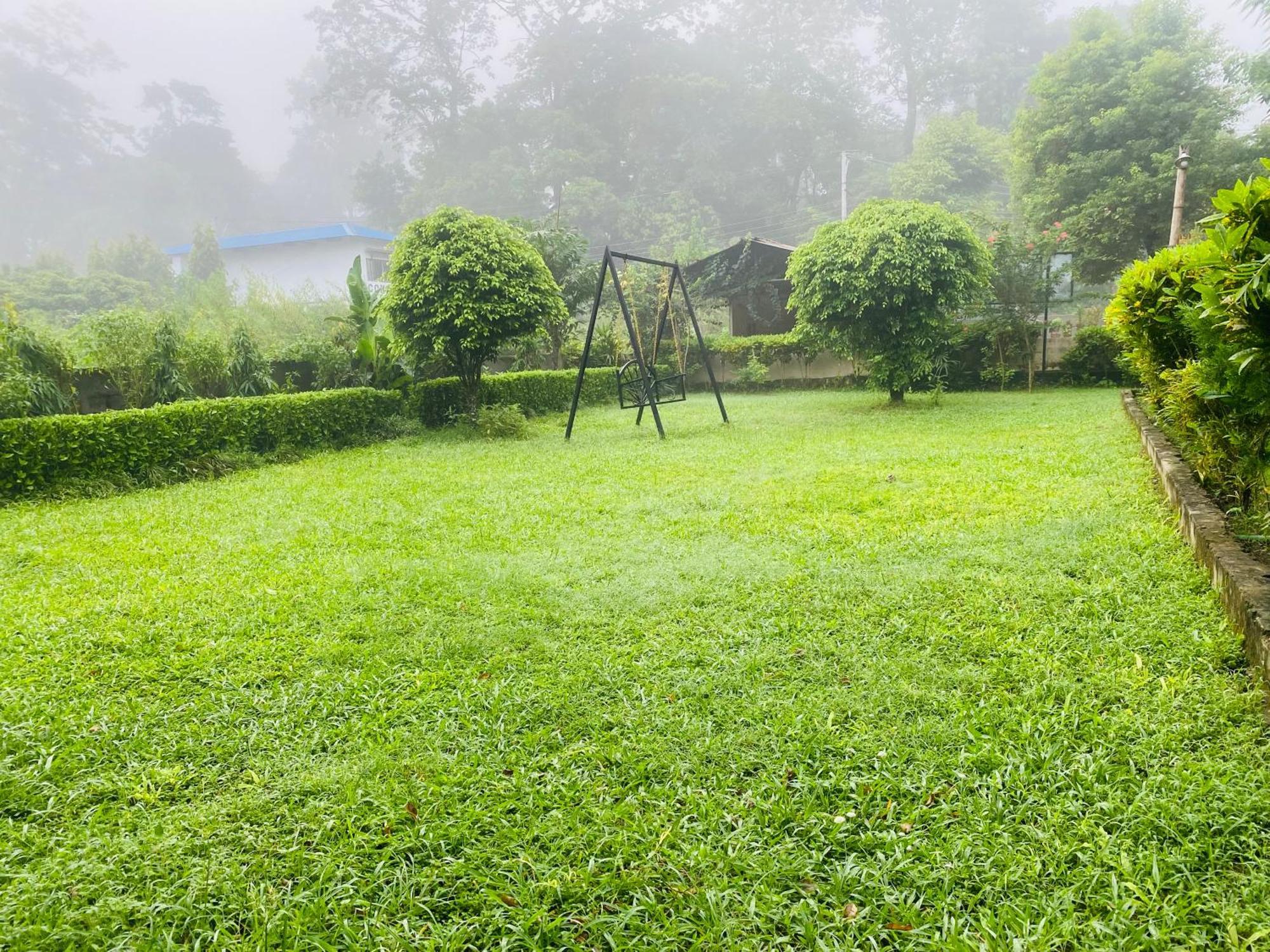 Eco Adventure Resort Sauraha Exterior foto