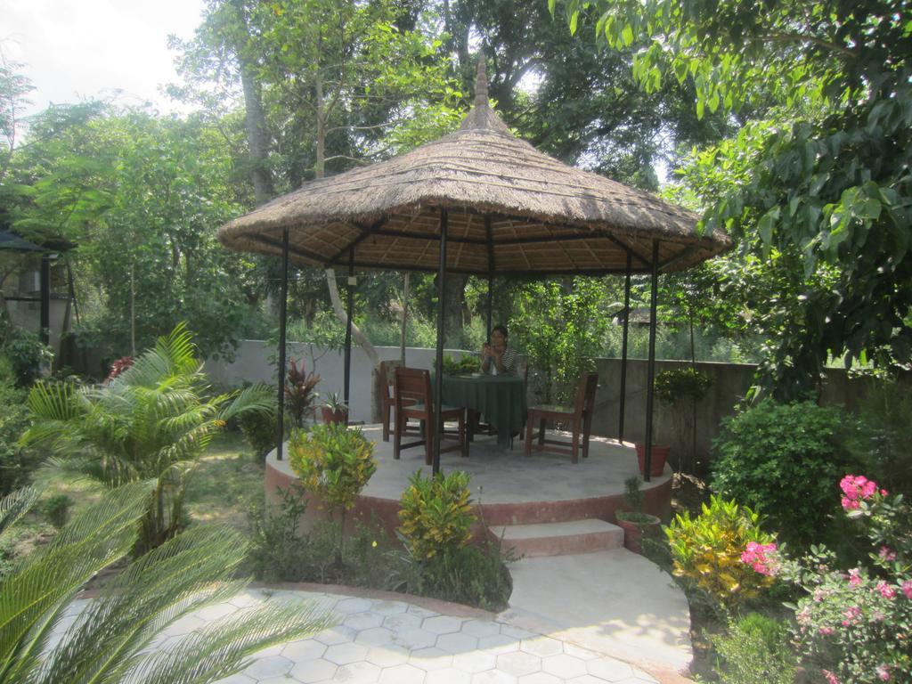 Eco Adventure Resort Sauraha Exterior foto