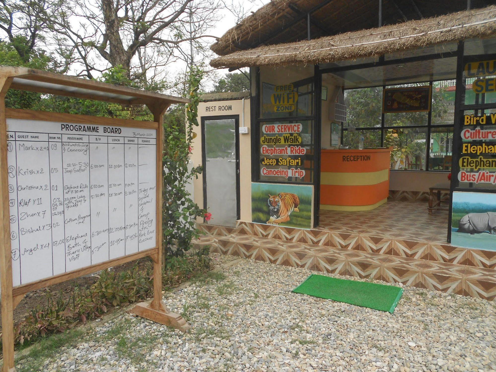 Eco Adventure Resort Sauraha Exterior foto